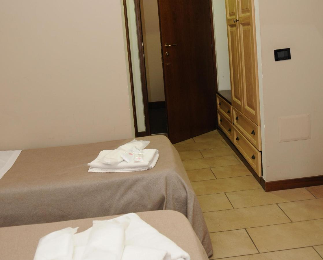 Hotel Fly Casoria Esterno foto