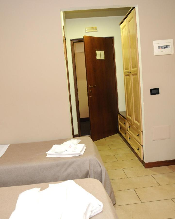 Hotel Fly Casoria Esterno foto