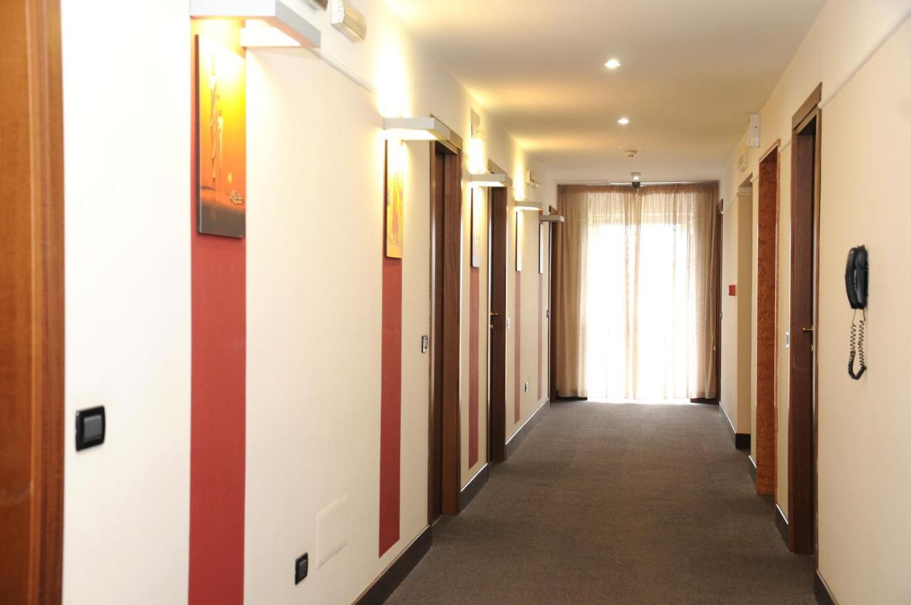 Hotel Fly Casoria Esterno foto