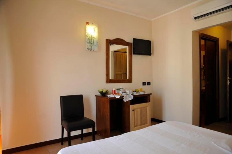 Hotel Fly Casoria Camera foto