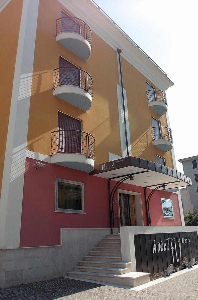 Hotel Fly Casoria Esterno foto